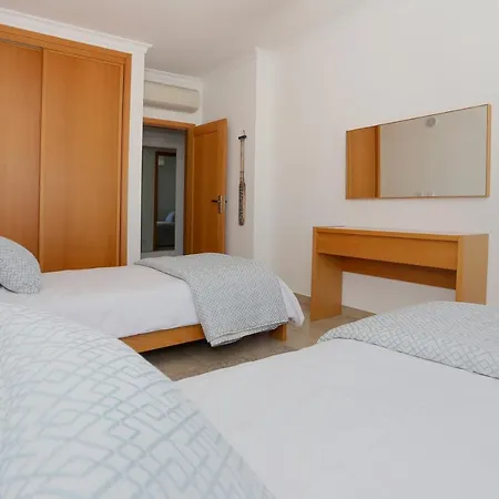 3 Bedroom Apartment With Indoor Pool Central Lagos Exterior photo