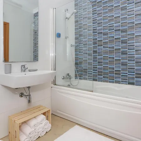 3 Bedroom Apartment With Indoor Pool Central Lagos Exterior photo