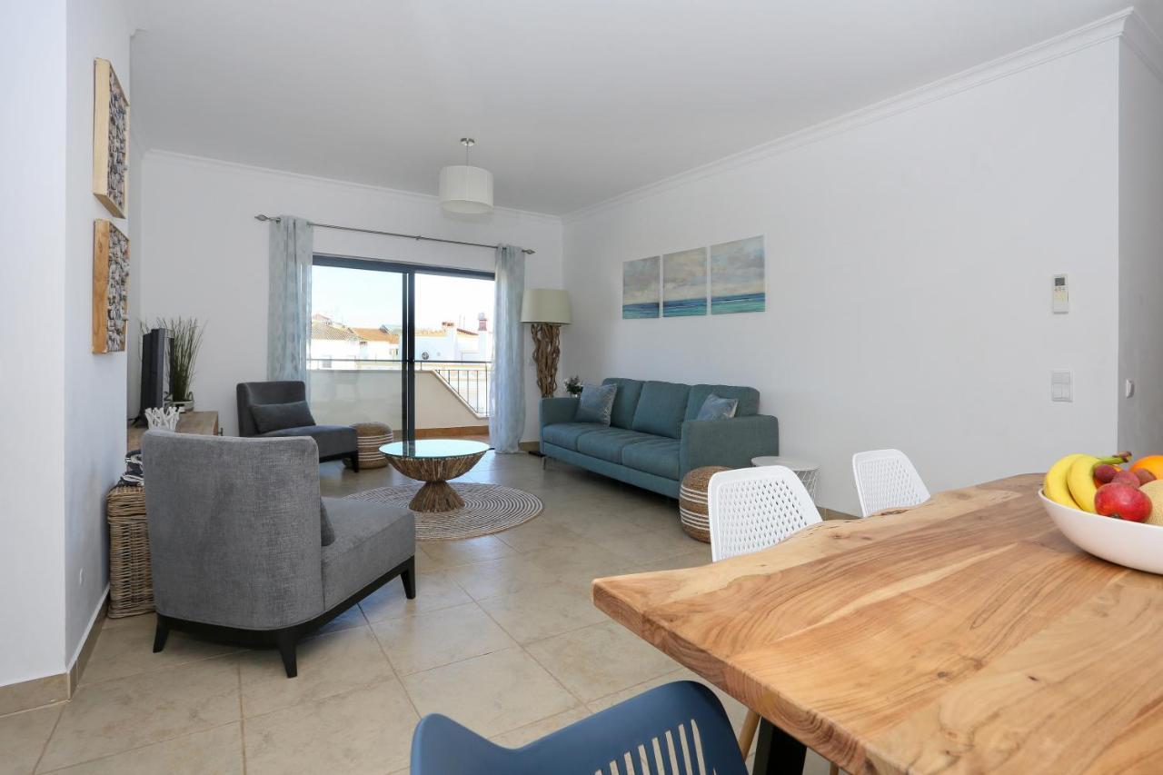 3 Bedroom With Indoor Pool Lagos