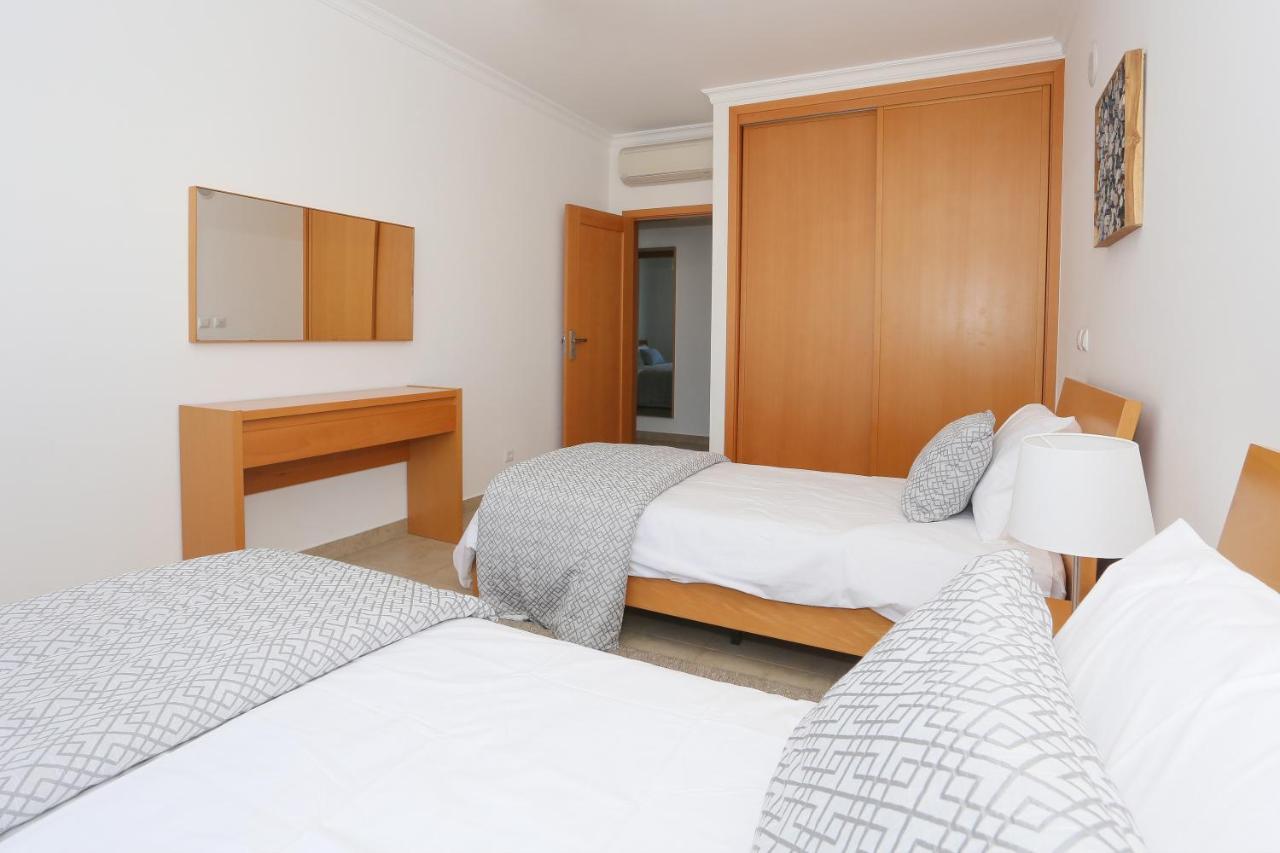 Apartment 3 Bedroom With Indoor Pool Lagos