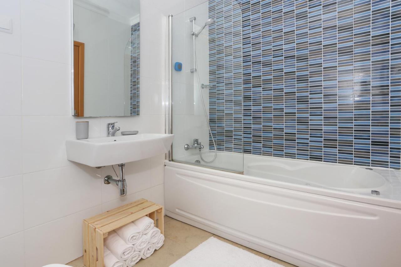 Apartment 3 Bedroom With Indoor Pool Lagos