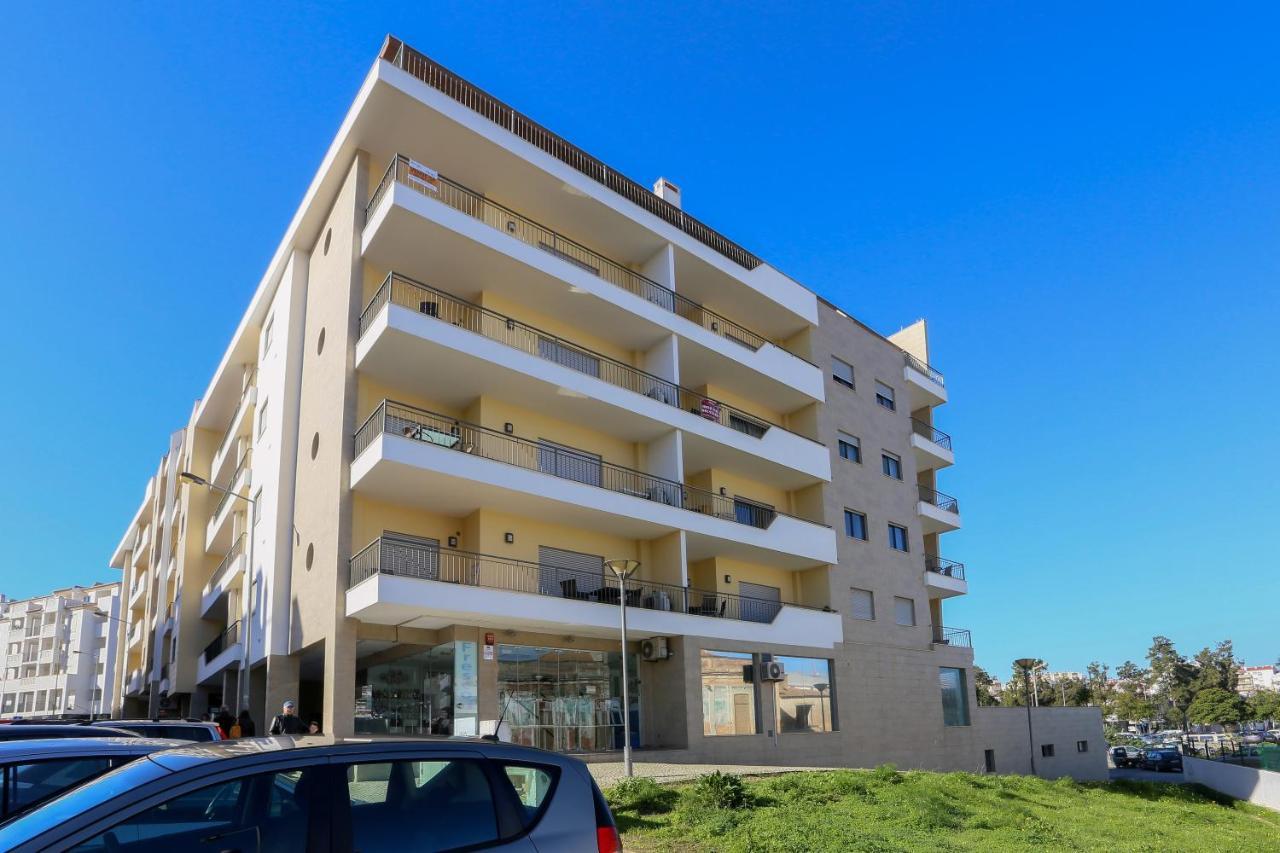 3 Bedroom With Indoor Pool Lagos