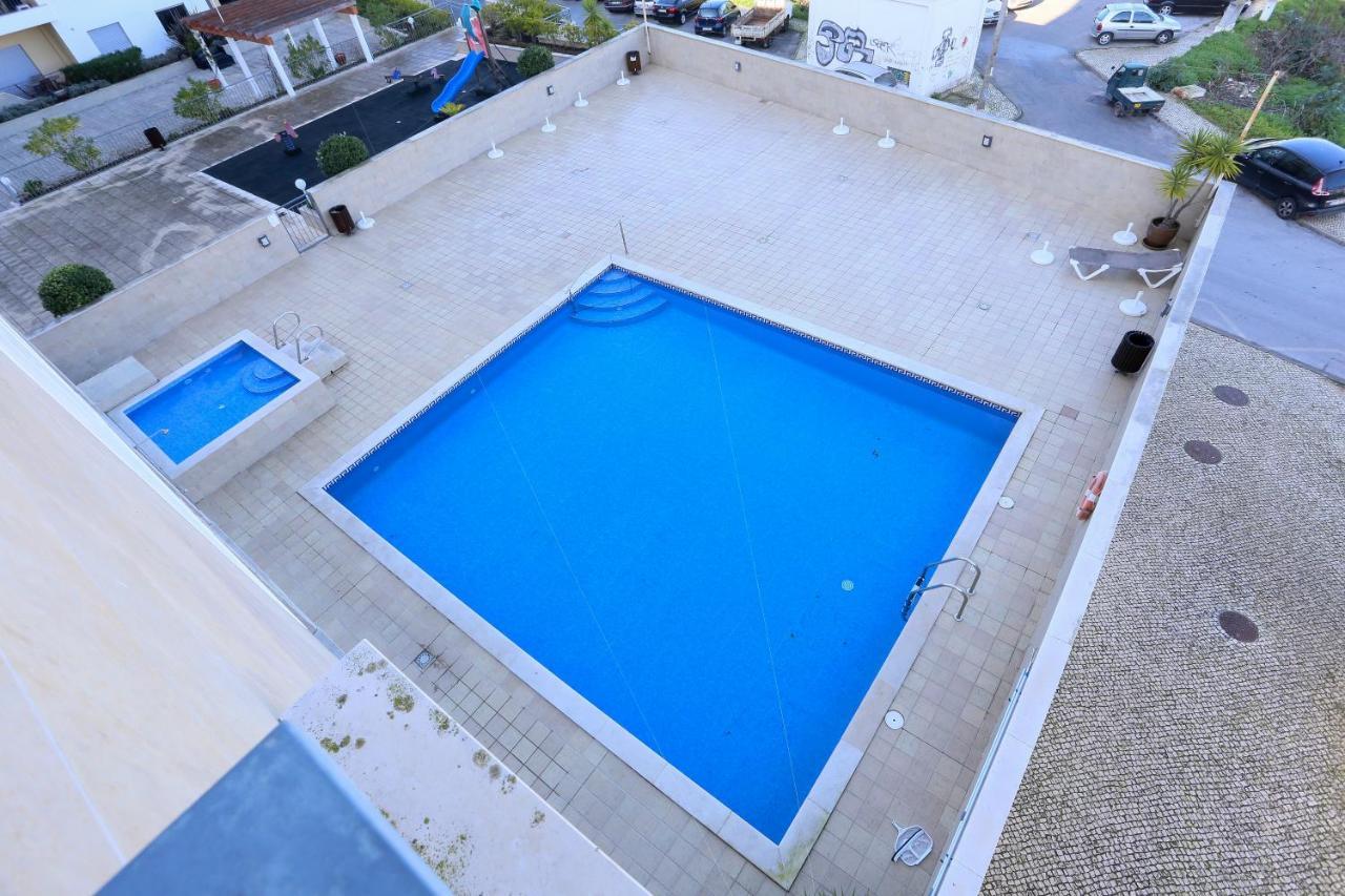 3 Bedroom With Indoor Pool Apartment *