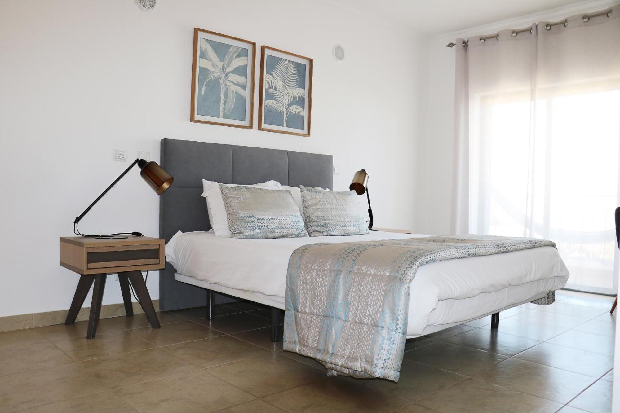 Apartment 3 Bedroom With Indoor Pool *