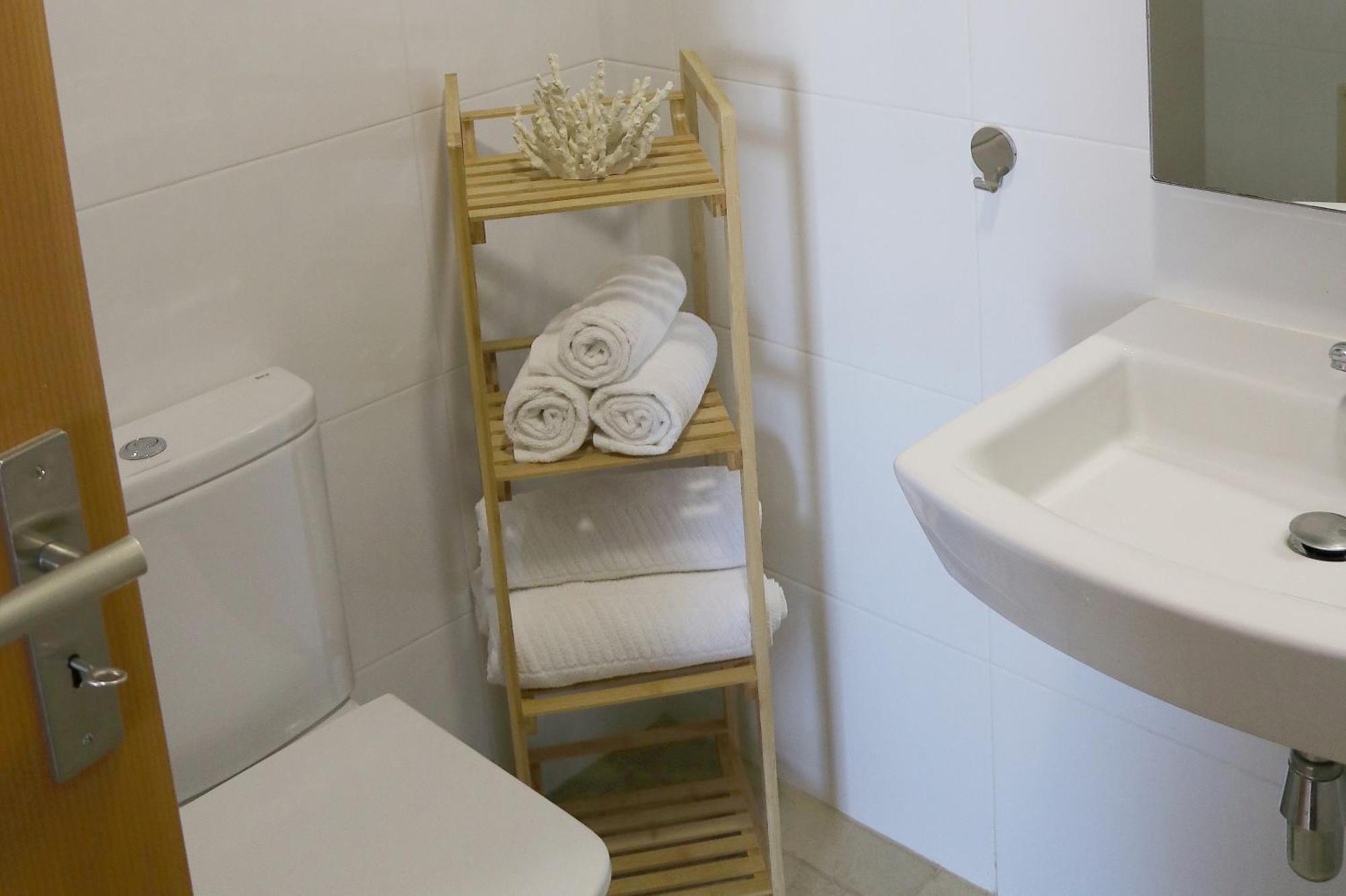 3 Bedroom With Indoor Pool Lagos