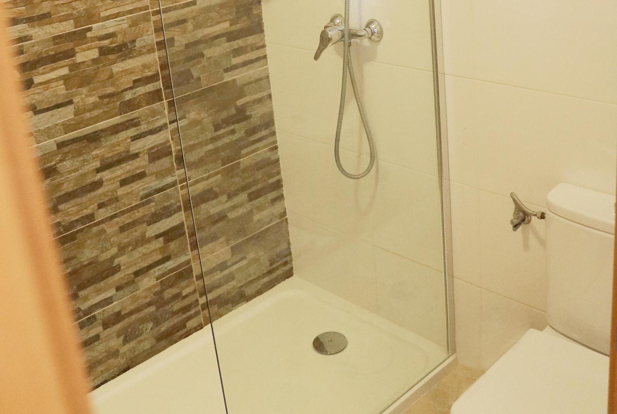 3 Bedroom With Indoor Pool Apartment *