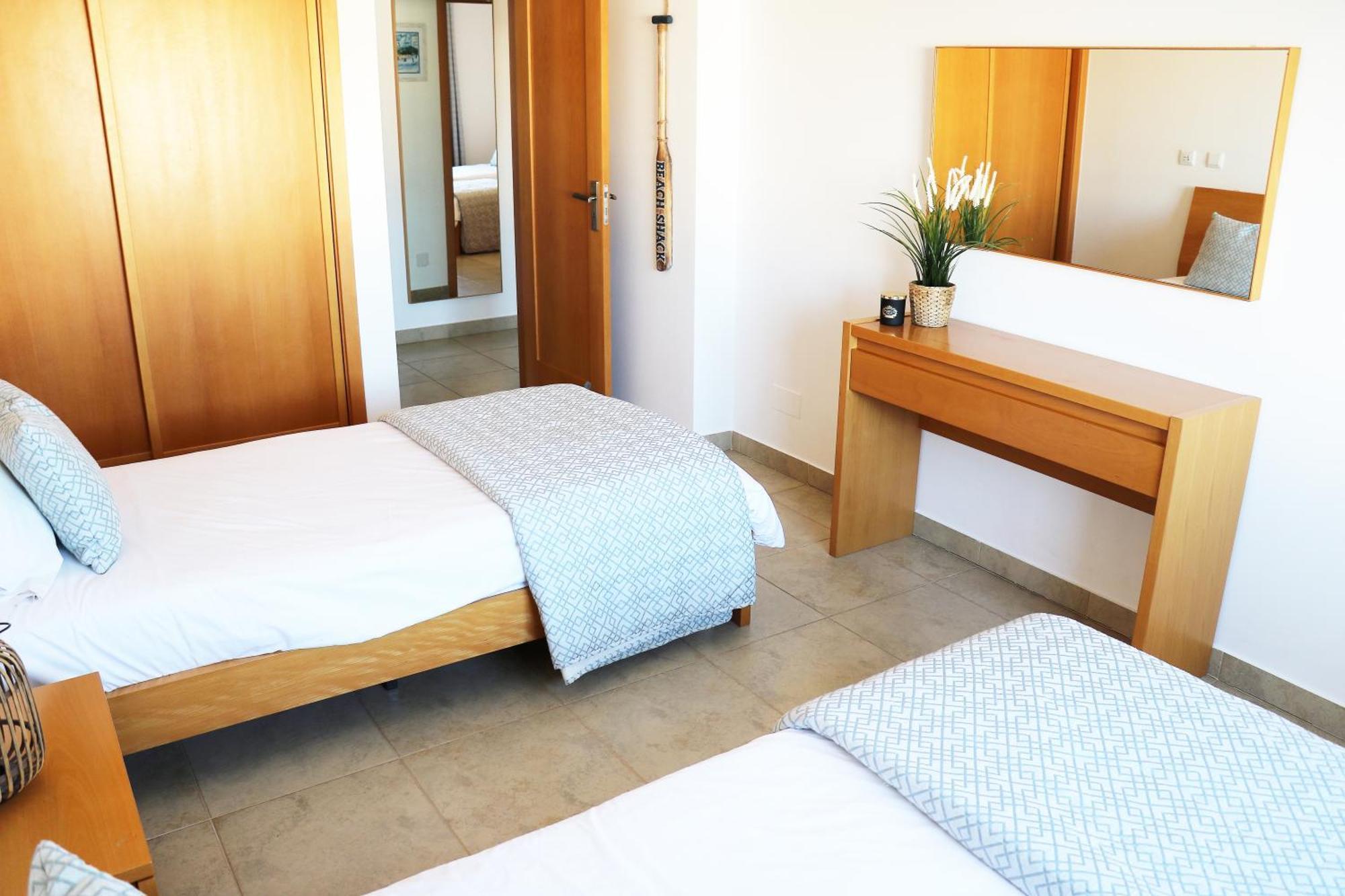 Apartment 3 Bedroom With Indoor Pool Lagos